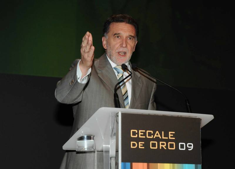 Alejo participa en la entrega de los Premios Cecale de Oro en un acto celebrado en León 

