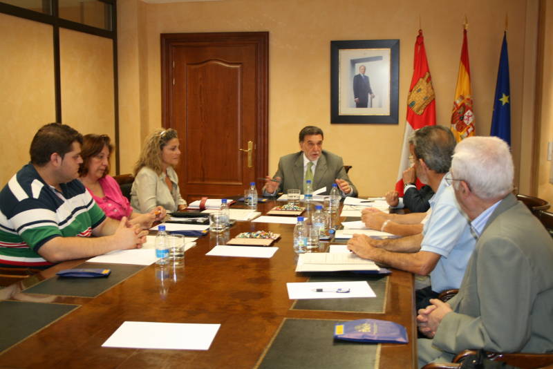 Miguel Alejo presenta la campaña de becas para el curso 2010-2011 del Ministerio de Educación en Castilla y León 