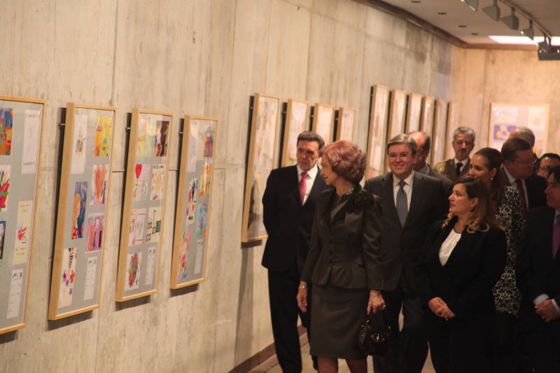 El delegado del Gobierno acompaña a Su Majestad la Reina en su visita a la Fundación Cristóbal Gabarrón 

