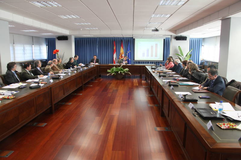 La Comisión de Asistencia al Delegado con la presencia de los responsables territoriales de la AGE analiza los objetivos para 2011 