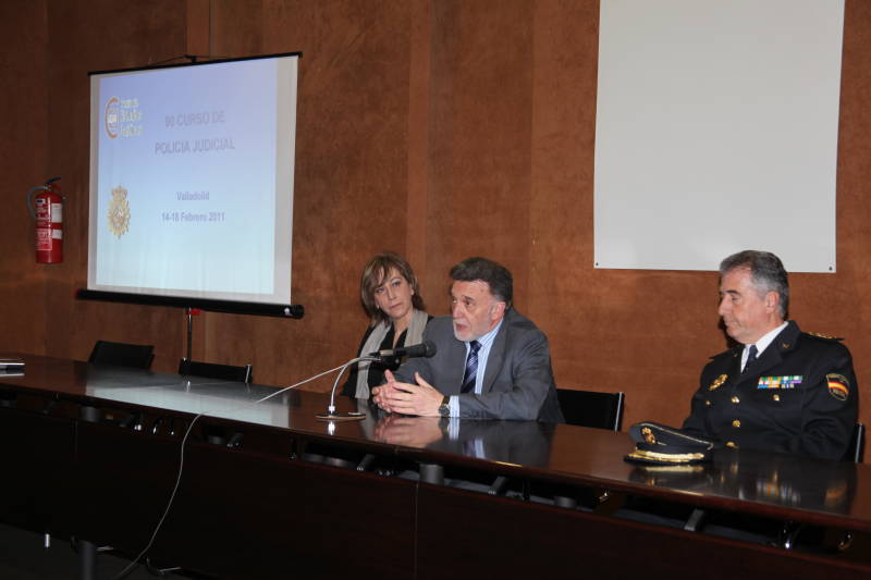 El delegado del Gobierno clausura el "Curso de Policía Judicial" en Valladolid