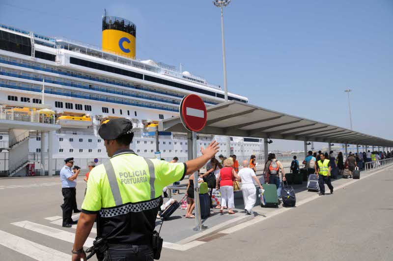 El Puerto de Barcelona realiza con éxito un simulacro de emergencia