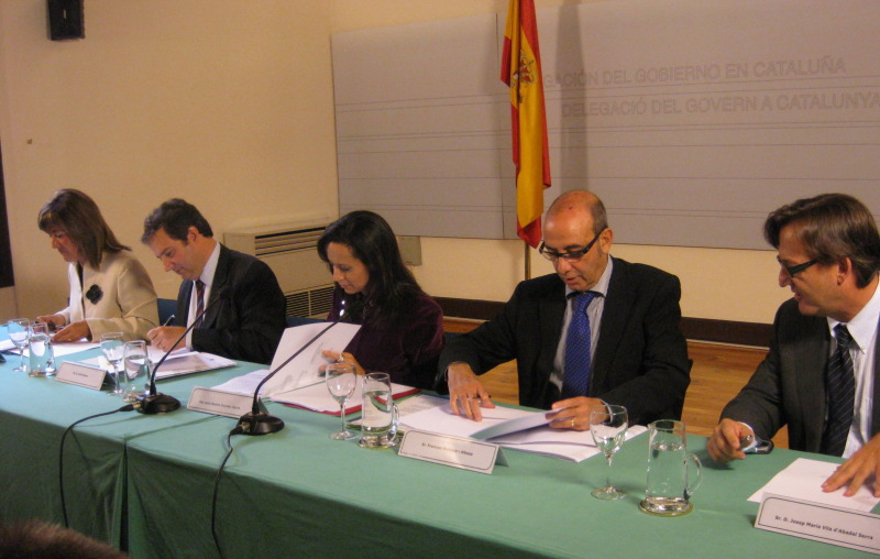 Beatriz Corredor ratifica su compromiso con Barcelona mediante la firma de los convenios de rehabilitación de barrios