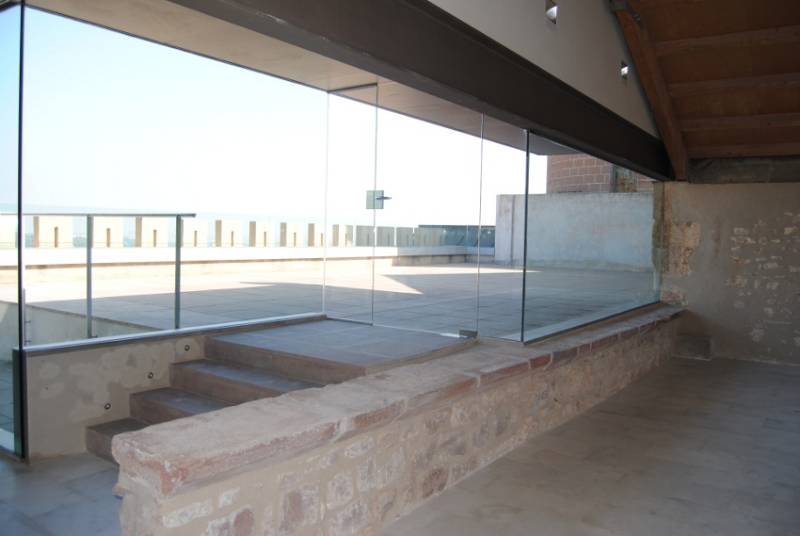El Delegado del Gobierno en Cataluña ha visitado las obras de acondicionamiento del Castillo de Castelldefels