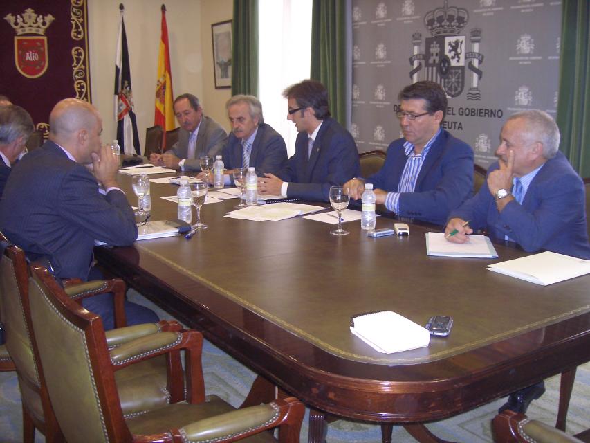 Imagen de la reunión mantenida en la Delegación del Gobierno