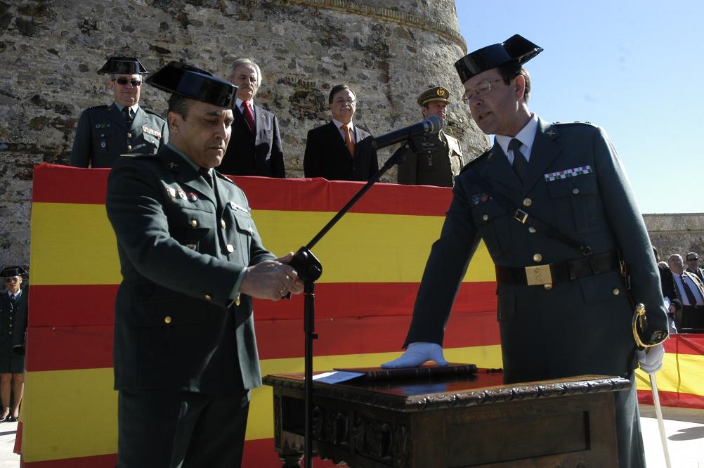 El teniente coronel Ramón Cortes jura su cargo en las Murallas Reales