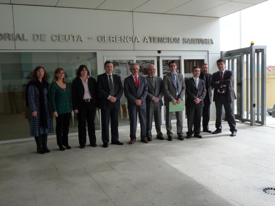 Foto de grupo tras la visita a la nueva sede del Ingesa