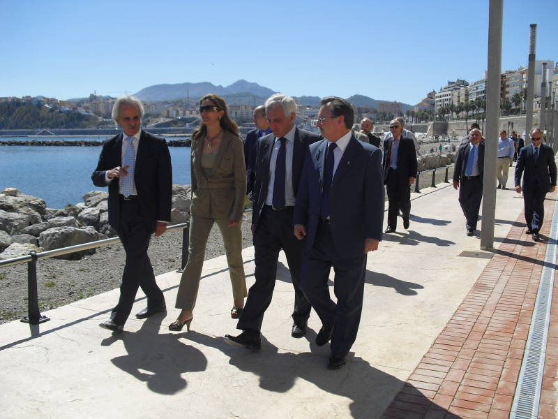 El Ministerio de Medio Ambiente y Medio Rural y Marino ha invertido cerca de un millón de euros en rehabilitar el frente litoral de Fuente Caballo