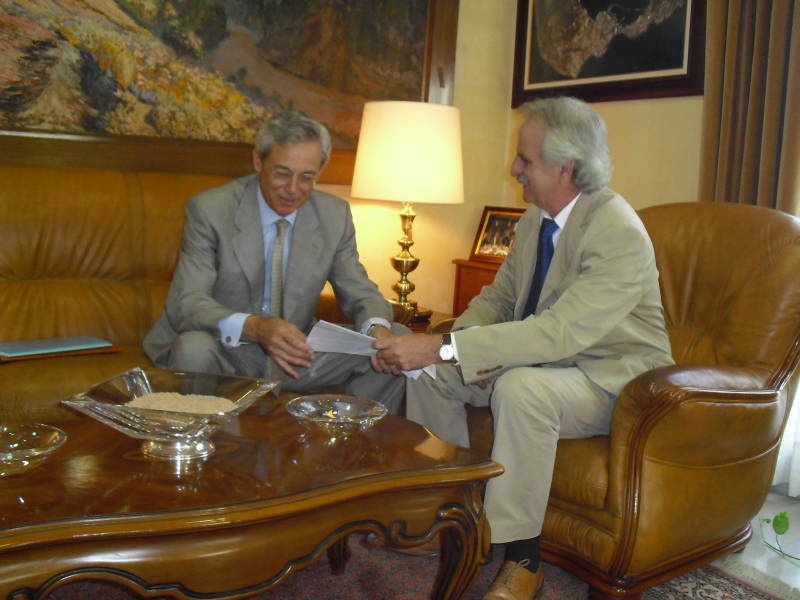 El Delegado del Gobierno se reúne con el Cónsul General de España en Tetuán