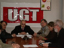 El delegado mantiene un encuentro con UGT y CCOO de Sagunto