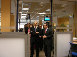 El delegado del Gobierno inaugura la nueva oficina de Extranjería de Valencia
