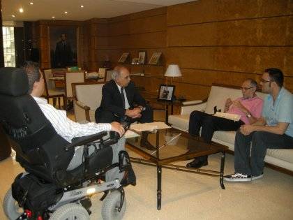 Reunión con representantes de la Asociación Valenciana de Esclerosis Lateral Amiotrófica