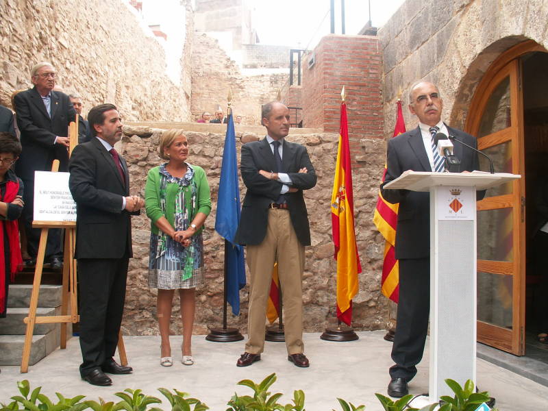 El delegado asiste a la inauguración  de la Casa dels Berenguers de Sagunto