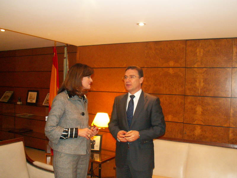 Ana Botella califica de muy “resolutiva” la reunión con Serafín Castellano