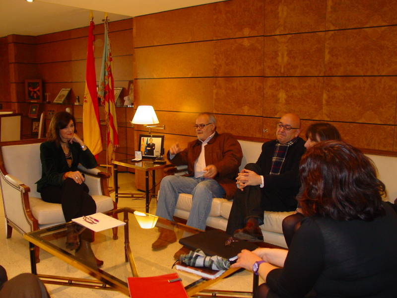 Ana Botella se reúne con representantes de UGT-PV y FOPA