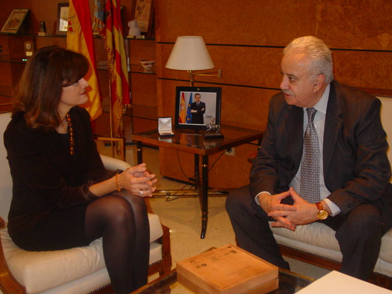 Ana Botella recibe al embajador de Ecuador