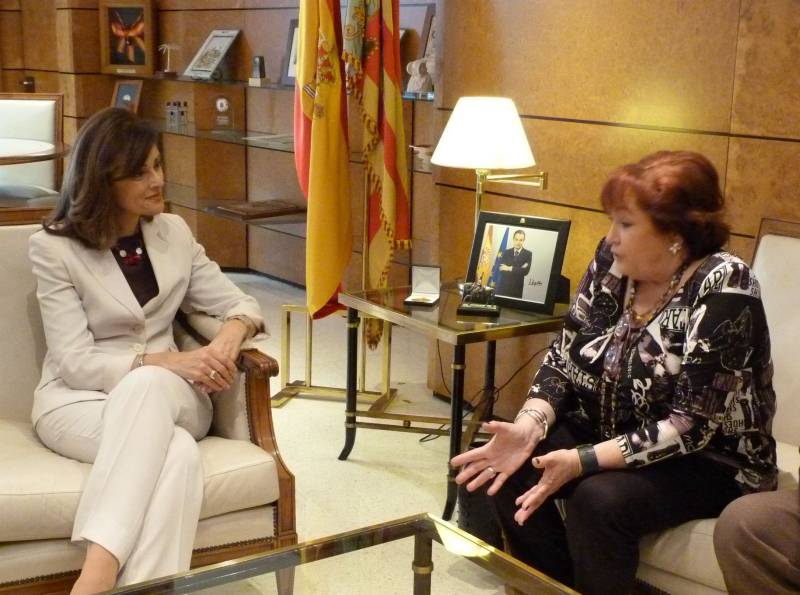 Ana Botella se reúne con la Federación de Asociaciones de Vecinos de Valencia