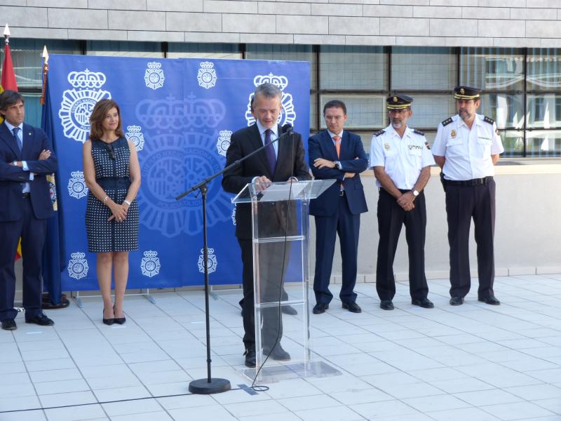La Delegada asiste a la inauguración de la comisaria de la Policía Nacional de Paterna y a la visita a las obras del cuartel de la Guardia Civil de Moncada