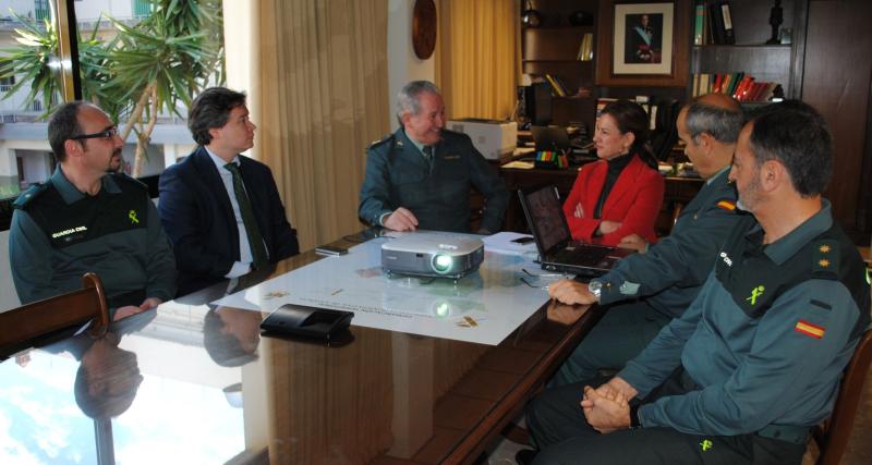 La delegada del Gobierno y los responsables del Instituto Armado abordan las prioridades en la provincia de Valencia

