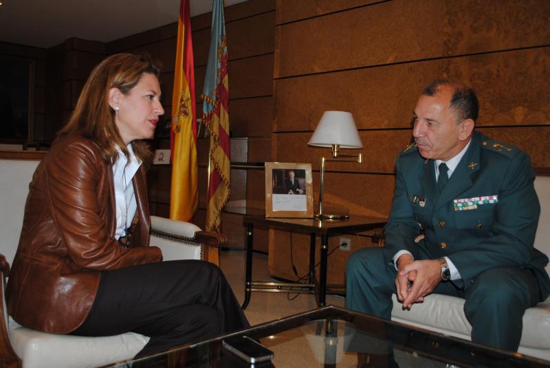 La delegada recibe al General Jefe de la Zona de la Guardia Civil en la Comunitat Valenciana

