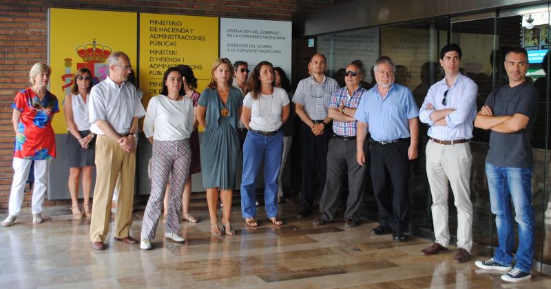  La Delegación del Gobierno de la Comunitat Valenciana guarda un minuto de silencio por las vícimas del accidente ferroviario de Santiago de Compostela

