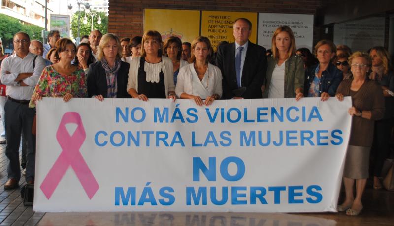 Sánchez de León anuncia la puesta en marcha de cursos de defensa personal para las víctimas de violencia de género 

