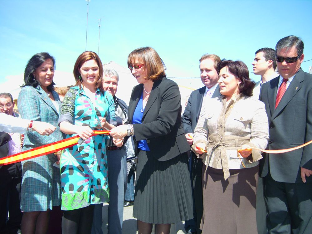 Inauguración de la travesía de Jerez de los Caballeros con la Delegada Carmen Pereira