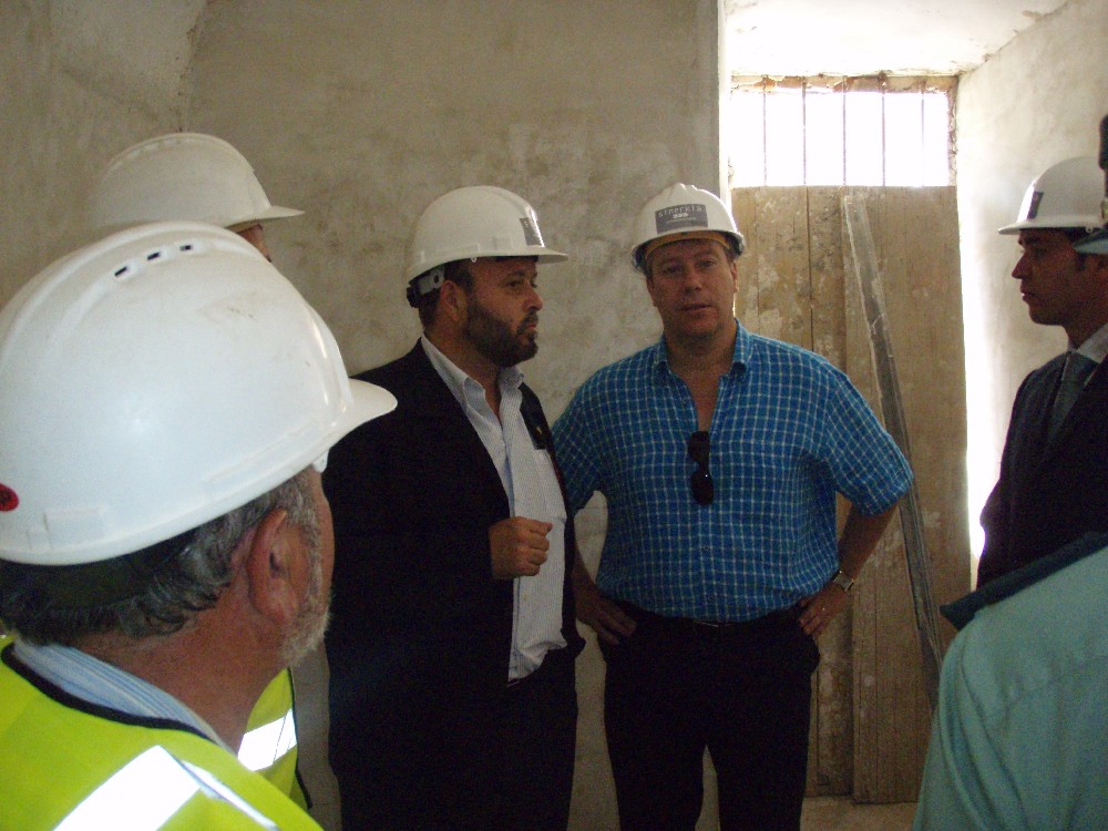 El Subdelegado del Gobierno visita las obras del FEIL en Valdefuentes 
