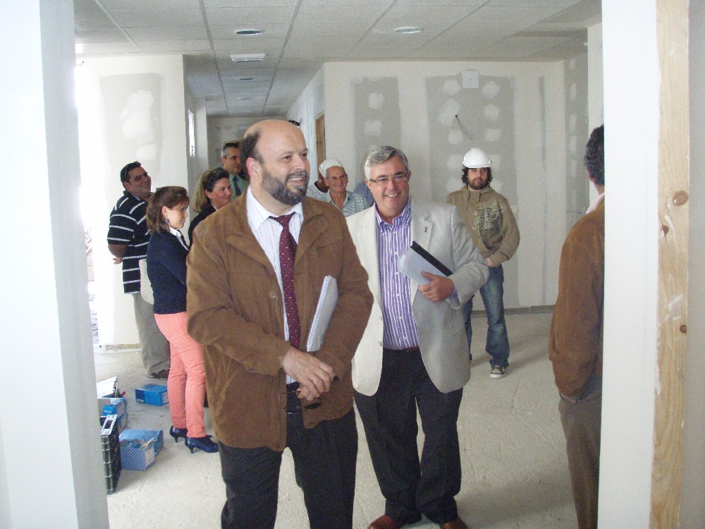 El Subdelegado del Gobierno visita las obras del FEIL en Ceclavín 