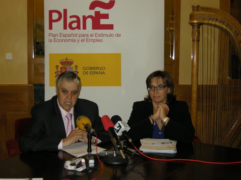 Pereira visita las obras del Fondo Estatal de Inversión Local en Villafranca de los Barros