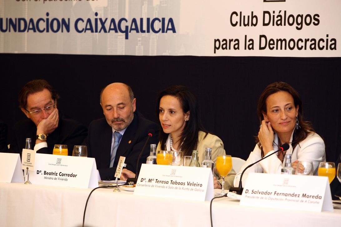 Conferencia de la ministra de Vivienda en A Coruña. Beatriz Corredor pone entre sus prioridades la recuperación de núcleos rurales<br/>
