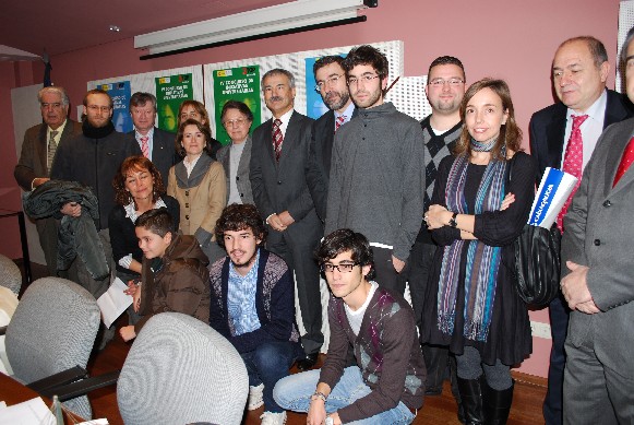 El delegado del Gobierno entrega los premios del III Concurso de Seguridad Vial para universitarios gallegos 