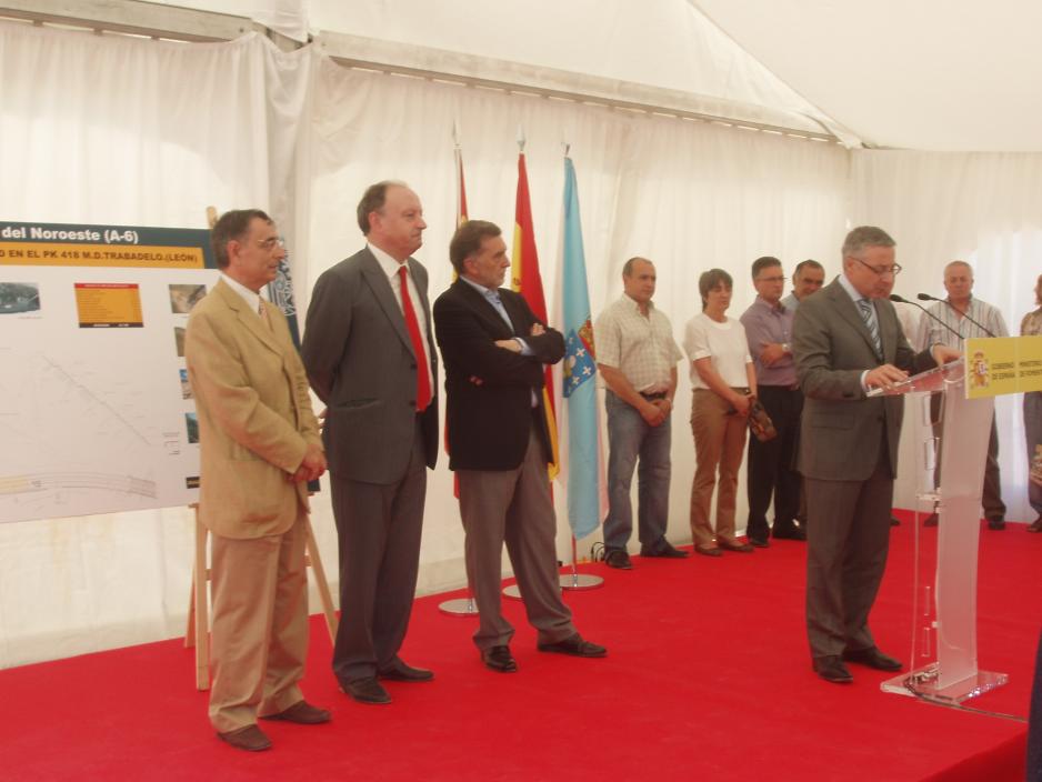 Fomento destina 34,7 millones de euros a las obras de asentamiento del talud de la Autovía A-6 en Trabadelo (León)