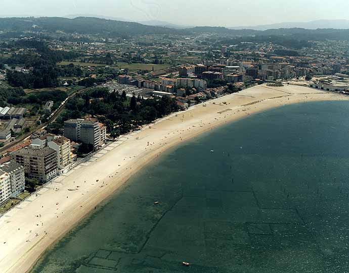 Los análisis realizados a la arena empleada en la regeneración de la playa A Concha-Compostela, en Vilagarcía, constatan su aptitud para el uso al que ha sido destinada 