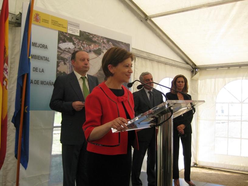 Elena Espinosa ha inaugurado las obras de mejora ambiental de la playa de Moaña
(Pontevedra), en las que el MARM ha invertido cerca de 2,5 millones de euros