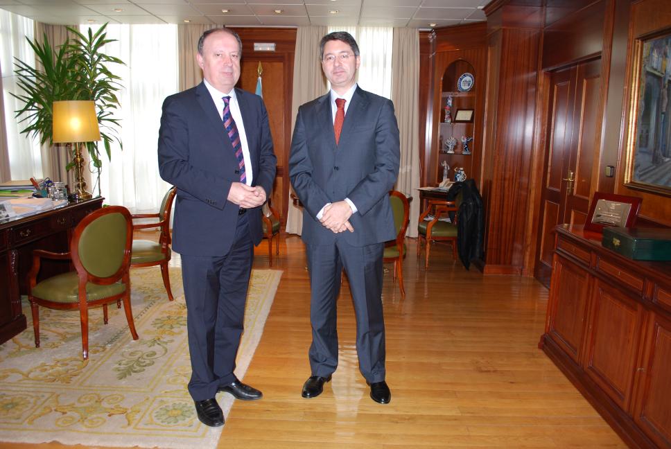 Reunión del delegado del Gobierno en Galicia con el alcalde de O Grove