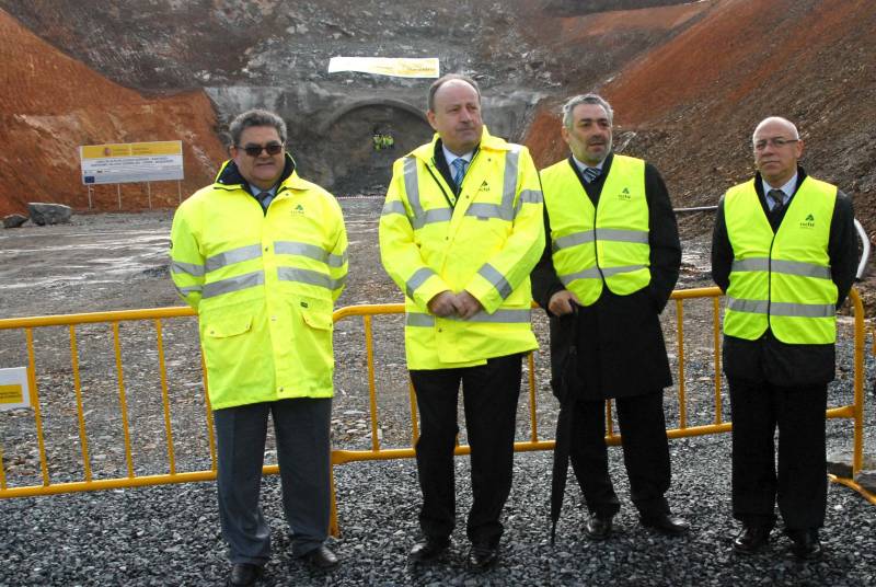 Fomento concluye la perforación del túnel de Ardilleiro (A Coruña), en el Eje de Alta Velocidad Ourense-Santiago