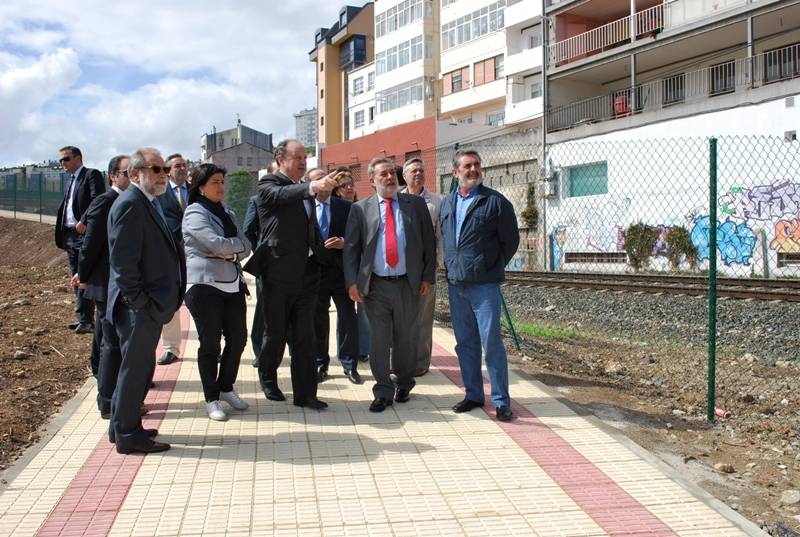 Adif suprime un paso a nivel en la localidad de Culleredo (A Coruña)