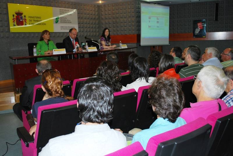 Antón Louro destaca que el Sistema de Seguimiento Integral de los Casos de Violencia de Género permite evaluar todos los casos registrados en Galicia, que produjeron 1.564 denuncias en 2010

