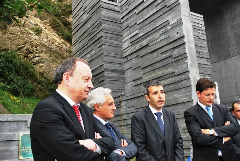 El MARM invierte más de 1,4 millones de euros en un ascensor panorámico que permite la conexión y mejora la accesibilidad entre el casco histórico y el borde litoral en Ribadeo (Lugo)