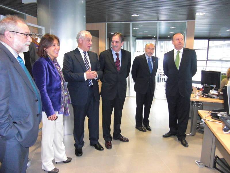 Valeriano Gómez inaugura la nueva sede de la Dirección Provincial del Instituto Nacional de la Seguridad Social en A Coruña
