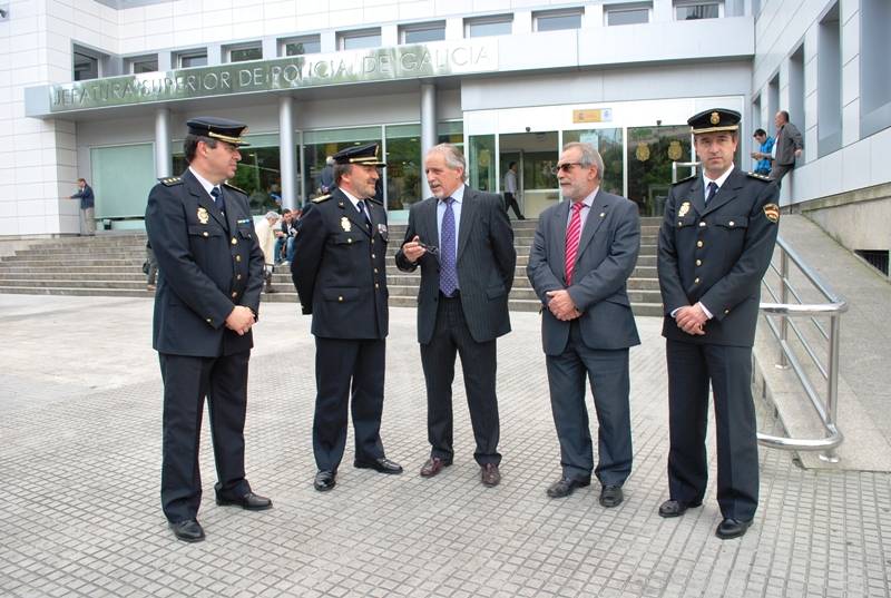 El delegado del Gobierno evalúa la seguridad de las ciudades gallegas con los mandos del Cuerpo Nacional de Policía 