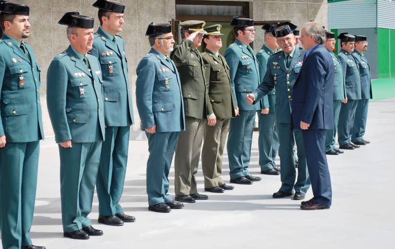 El delegado del Gobierno evalúa con el mando y la plana mayor de la Guardia Civil en Galicia la presencia y evolución del instituto armado en la comunidad