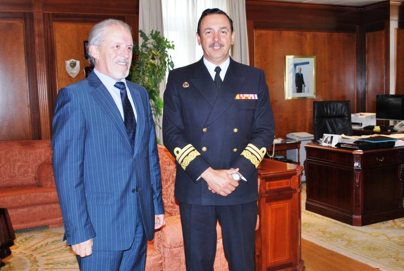 Audiencia del delegado del Gobierno en Galicia con el jefe del Arsenal Militar de Ferrol