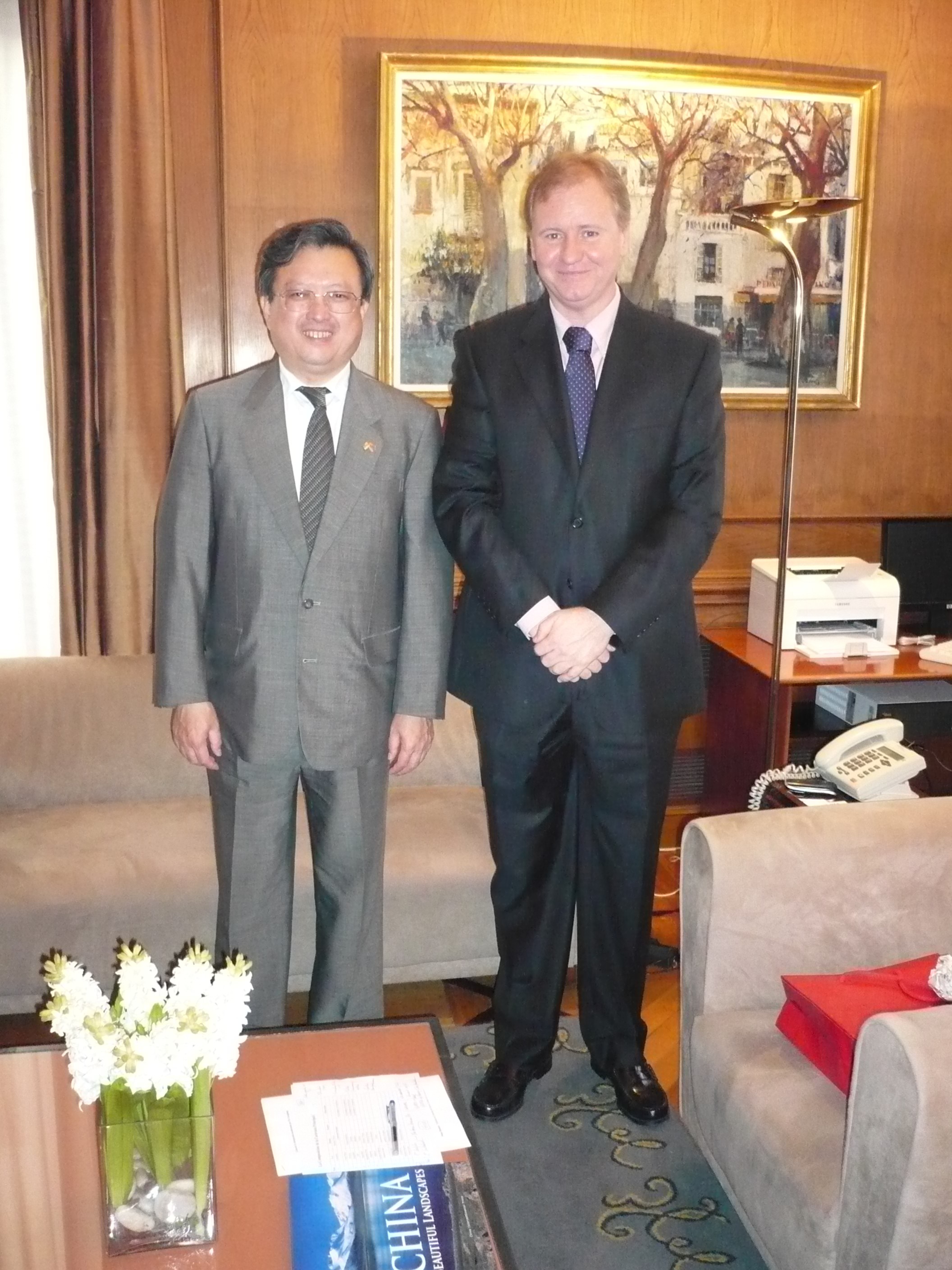 El Delegado del  Gobierno en las Islas Baleares Ramon Socías, ha recibido al Embajador de la R.P China.