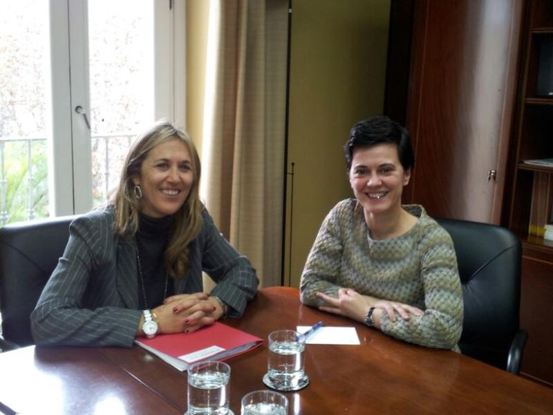 Teresa Palmer y Carmen Arias, durante la reunión de hoy en Madrid
