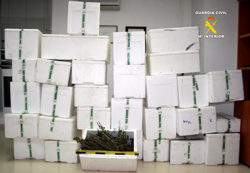 Las cajas con la marihuana incautada durante la operación