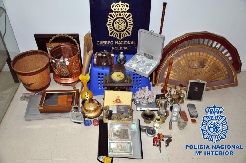 Los objetos recuperados por la Policía Nacional