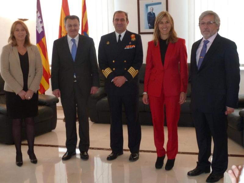 Palmer, Tadeo, Reynés, López Cerón y el capitán Torres Piñeyro, en la sede de la Dirección Insular del Estado