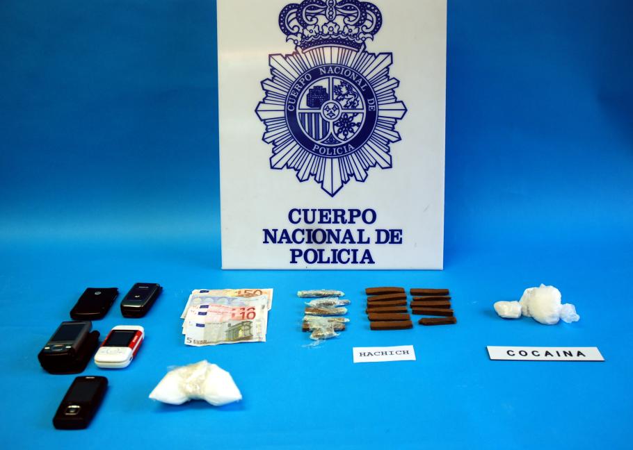 El grupo de Estupefacientes del Cuerpo Nacional de Policía de Logroño detiene a seis personas por tráfico de estupefacientes.